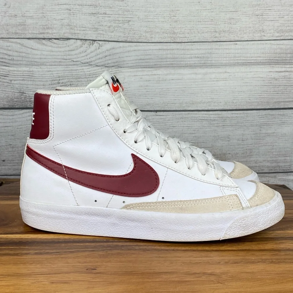 Nike Blazer Mid 77 White Team Red Burgundy Sneaker DA4086-102 Women’s Size 7.5